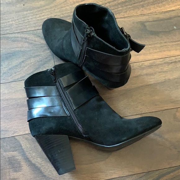 Le Chateau black booties: size 39 (size 9 woman’s) - Picture 5 of 6